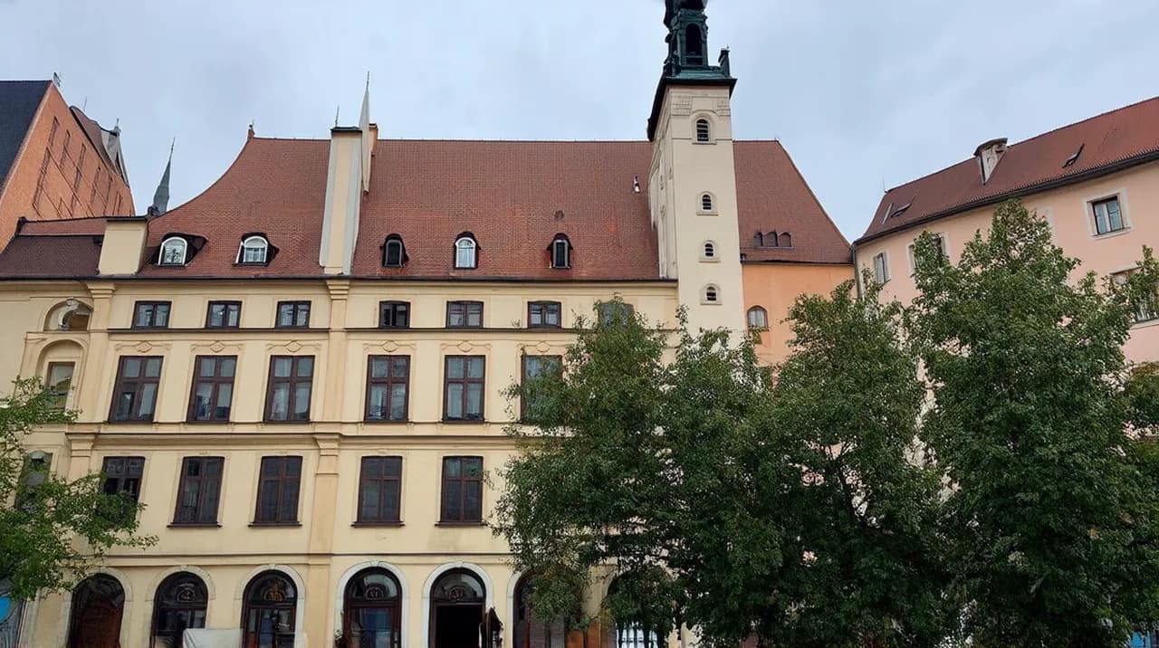 Best Free Walking Tours Olomouc: Discover the City