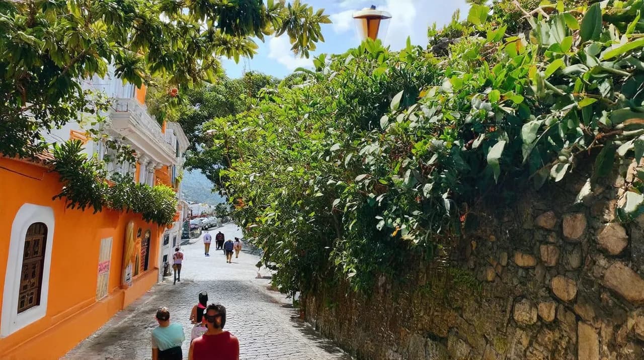 Best Free Walking Tours Paraty: Explore on Foot