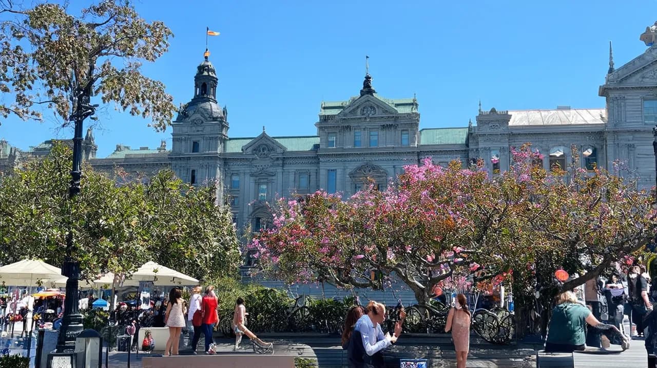 Best Free Walking Tours Victoria: Discover on Foot