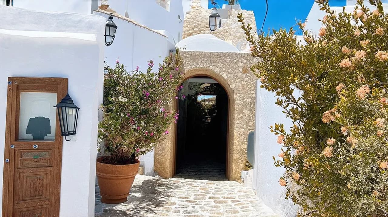 Free Guided Walking Tours Hora (Naxos): Discover the Isle