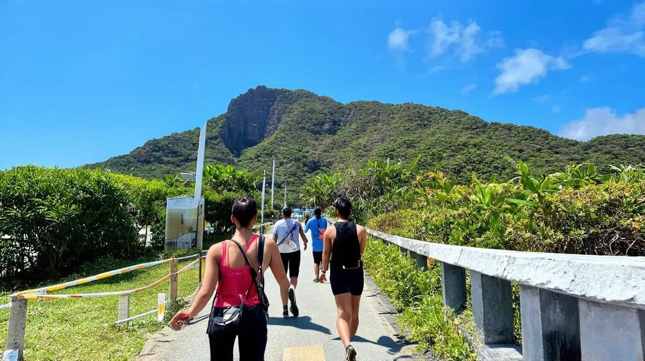 Free Guided Walking Tours Labuan Bajo: Explore the Coast