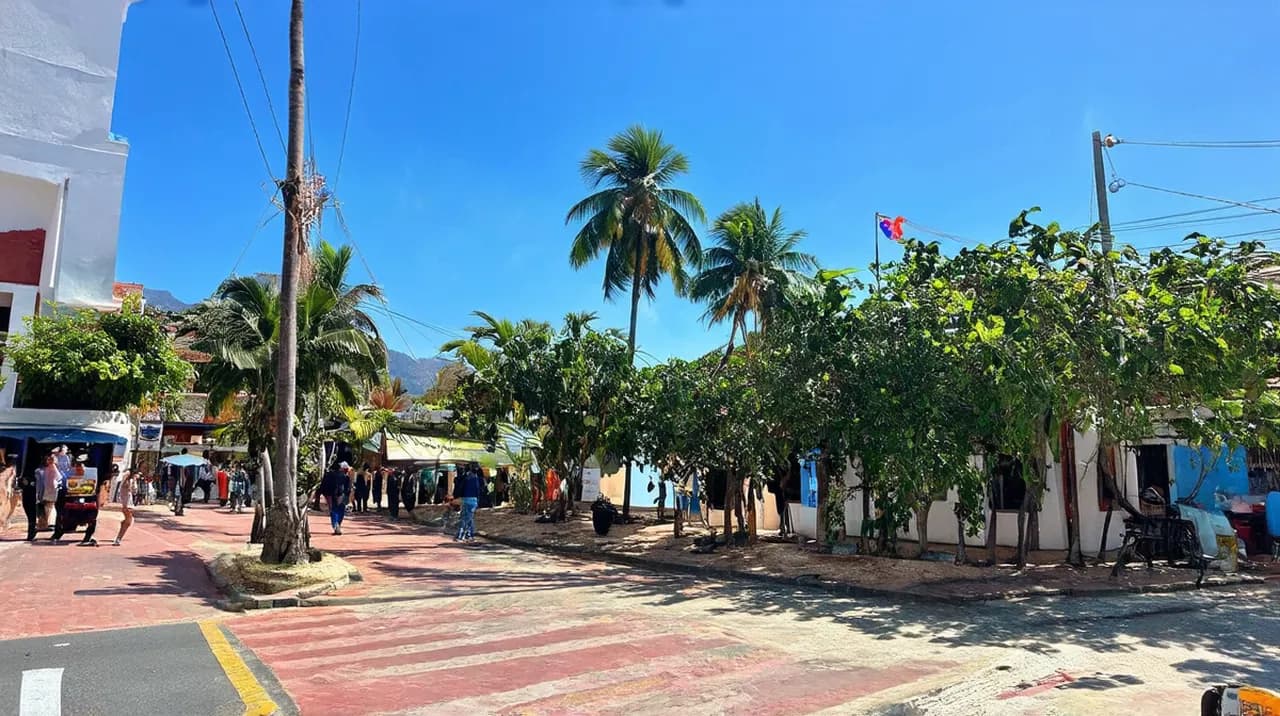 Free Guided Walking Tours Máncora: Explore the Hidden Gems