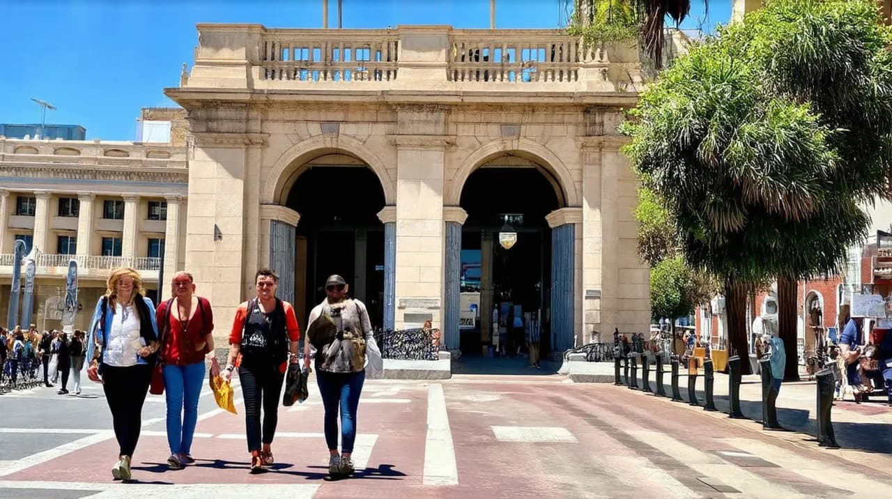 Free Guided Walking Tours Montevideo: Explore with Locals