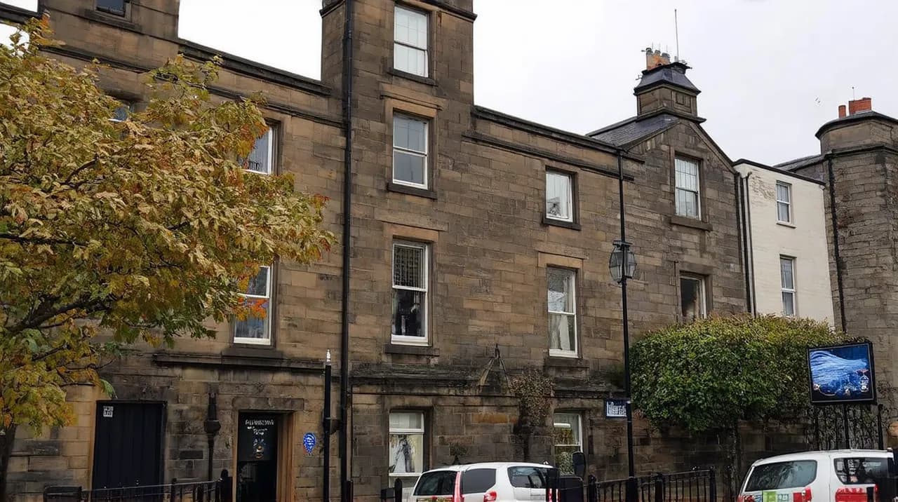 Free Historical Walking Tours Belfast: Step Back in Time