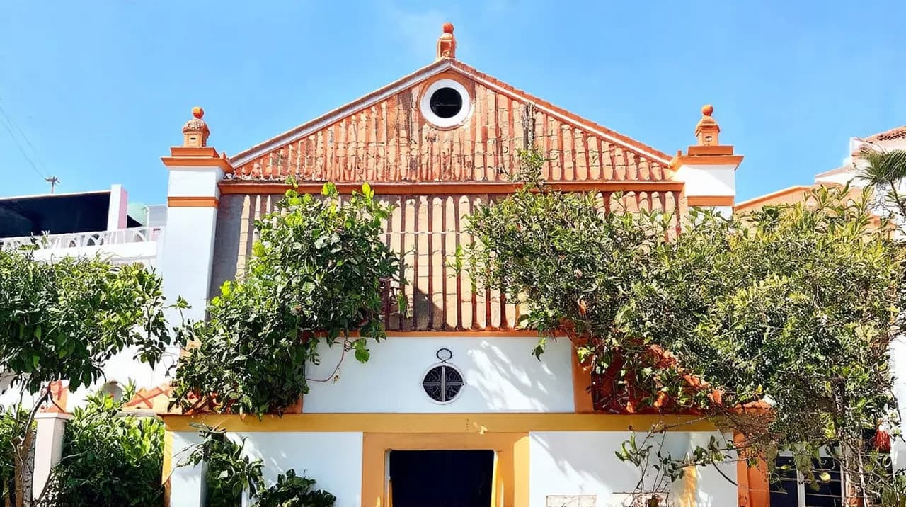 Free Historical Walking Tours Búzios: Discover the Past