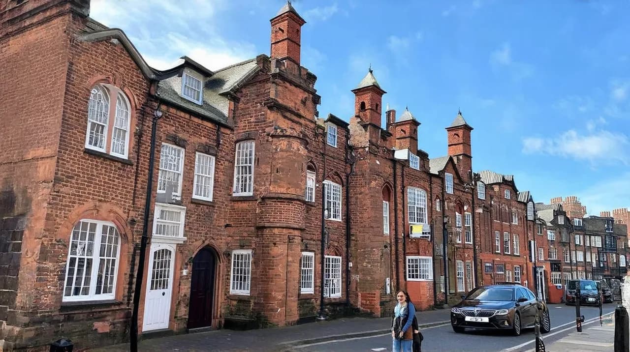 Free Historical Walking Tours Chester: Explore the City