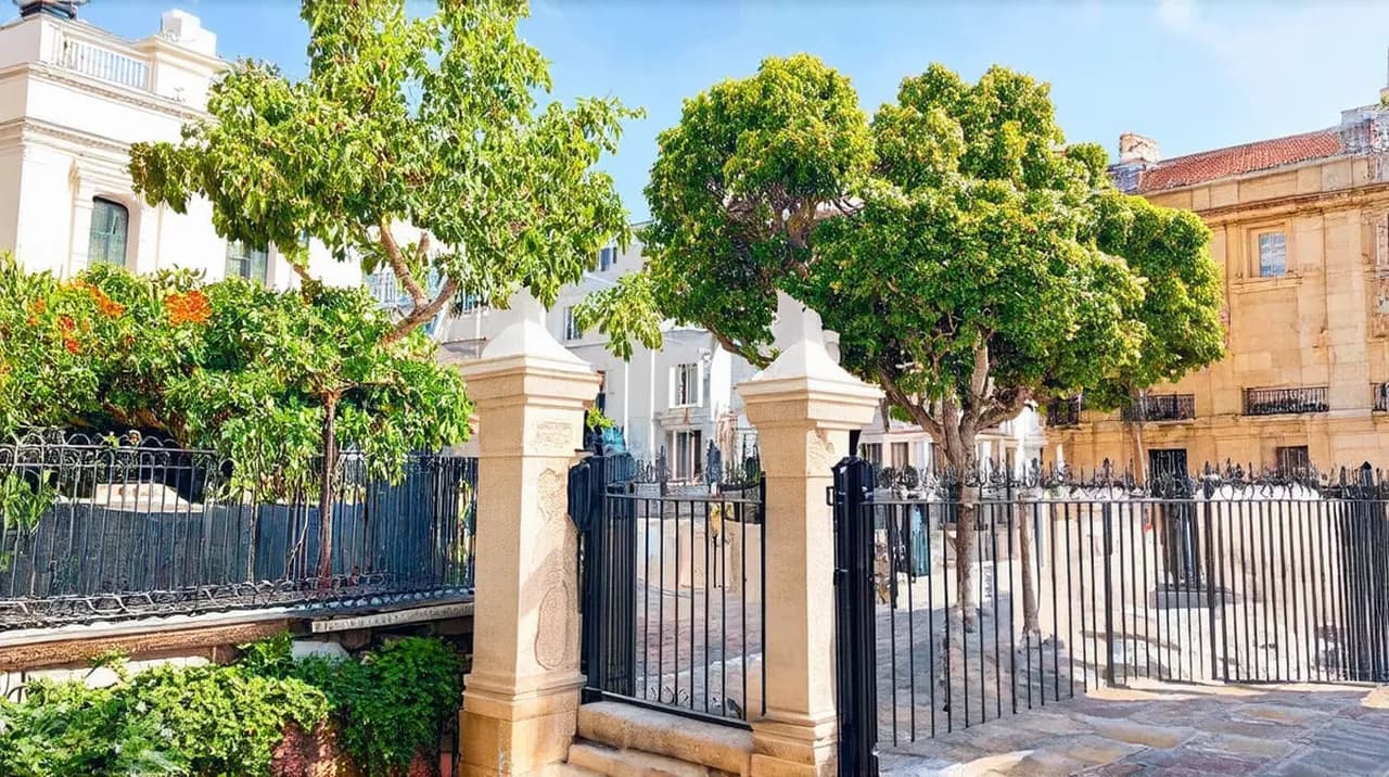 Free Historical Walking Tours Male: Discover the Capital’s Past