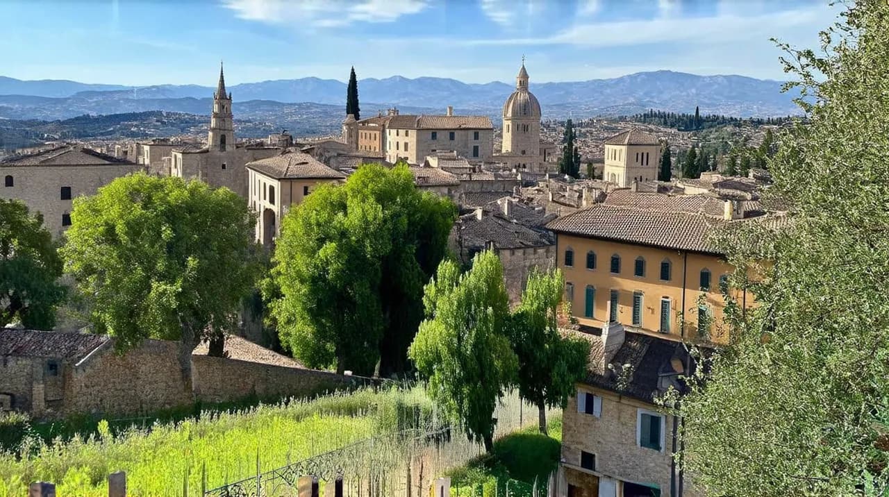 Free Historical Walking Tours Orvieto: Discover the Past