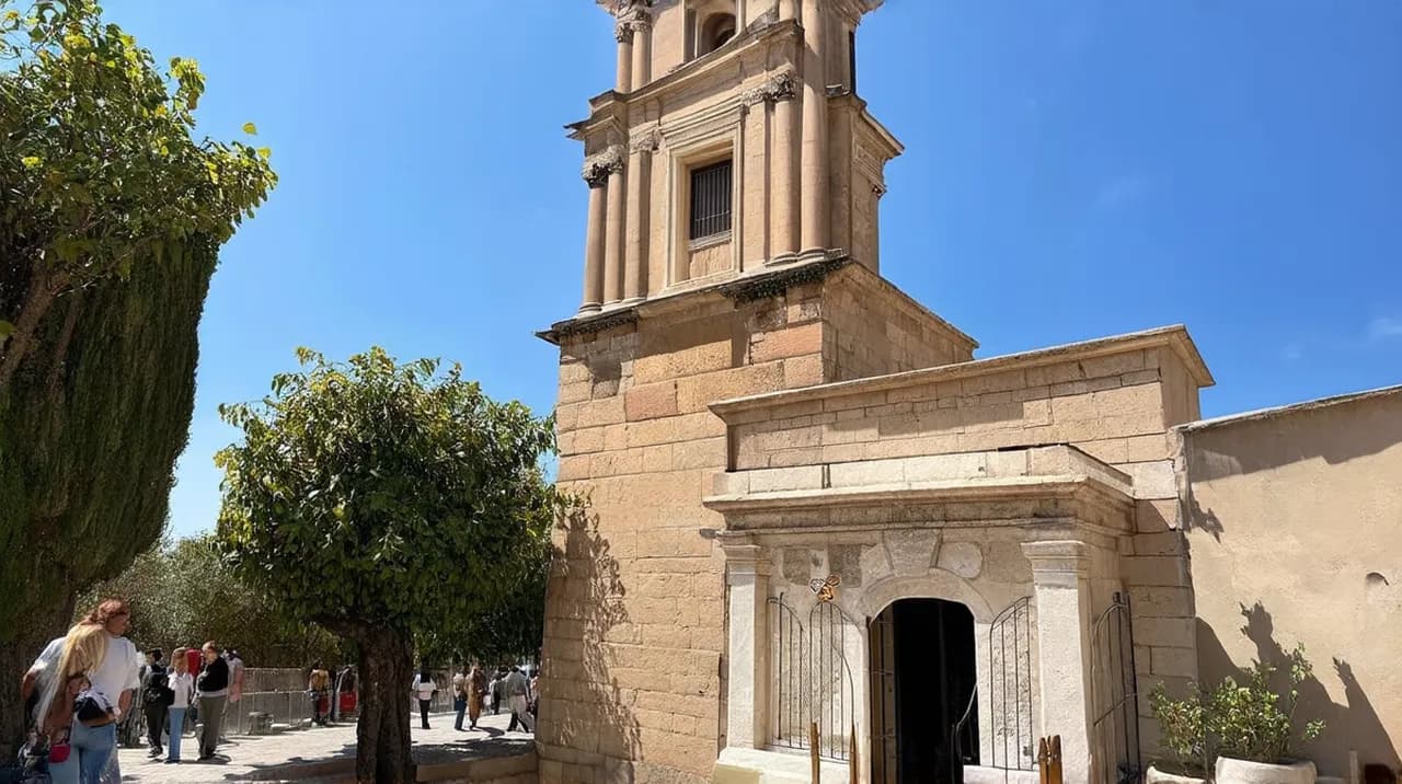 Free Historical Walking Tours Patra: Discover the Past