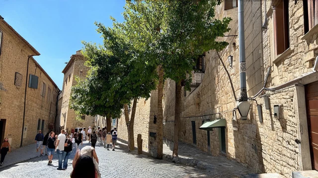 Free Walking Tour Itinerary Girona: Discover the City