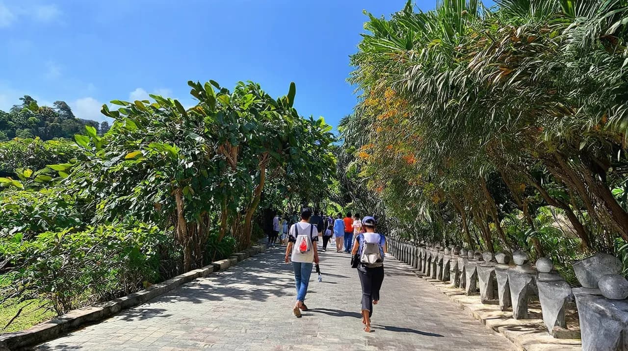 Free Walking Tour Itinerary Senggigi: Explore Lombok’s Beauty