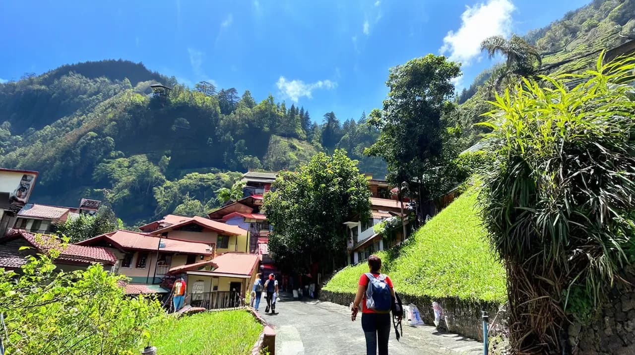Free Walking Tours Baños: Explore the Beauty on Foot