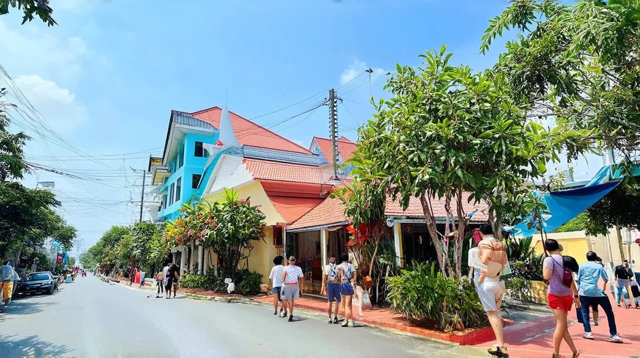 Free Walking Tours Hua Hin: Discover Thailand on Foot